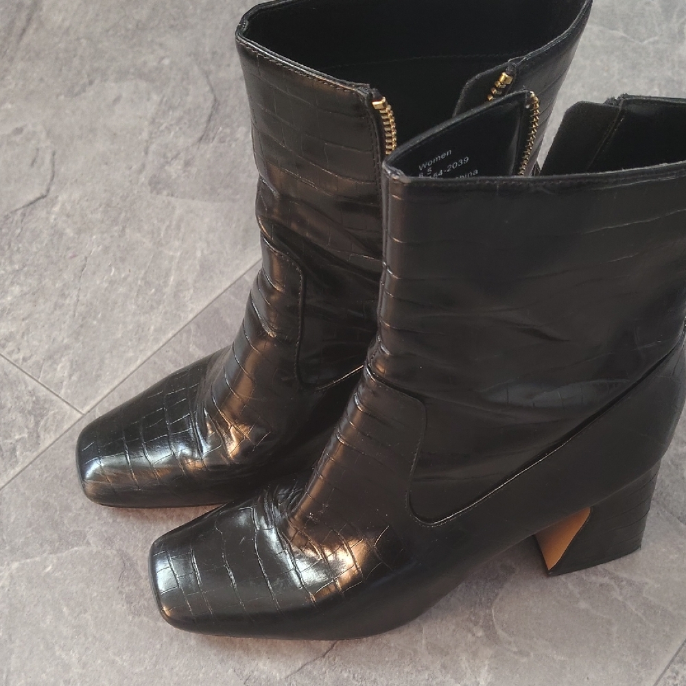 Abercrombie & Fitch Glossy Black Heeled Boots